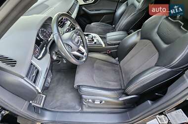 Позашляховик / Кросовер Audi Q7 2016 в 