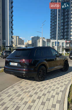 Внедорожник / Кроссовер Audi Q7 2016 в 
