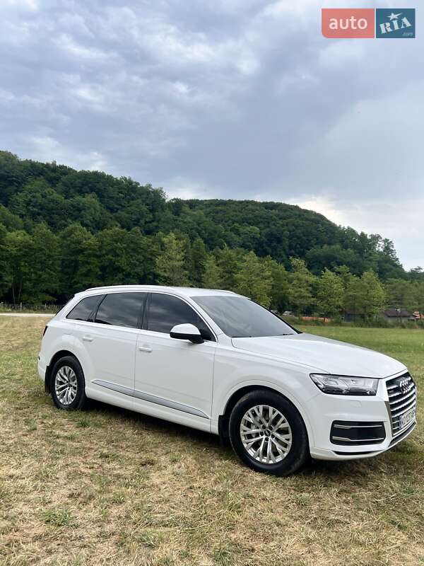 Позашляховик / Кросовер Audi Q7 2017 в Іршаві