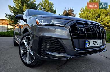 Позашляховик / Кросовер Audi Q7 2020 в 