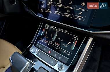 Позашляховик / Кросовер Audi Q7 2020 в 