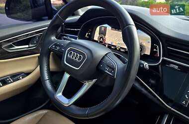 Позашляховик / Кросовер Audi Q7 2020 в 