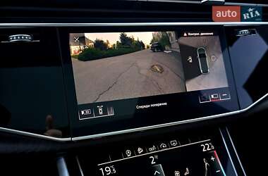 Позашляховик / Кросовер Audi Q7 2020 в 