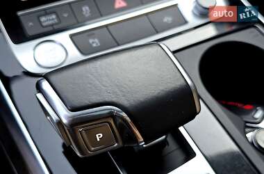 Позашляховик / Кросовер Audi Q7 2020 в 