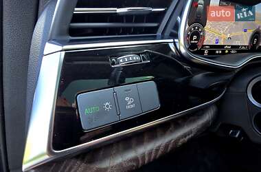 Позашляховик / Кросовер Audi Q7 2020 в 