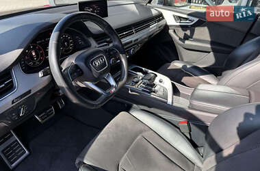 Внедорожник / Кроссовер Audi Q7 2017 в 