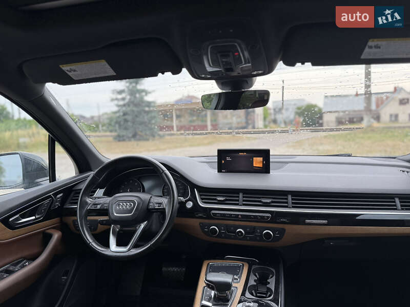 Позашляховик / Кросовер Audi Q7 2017 в Львові