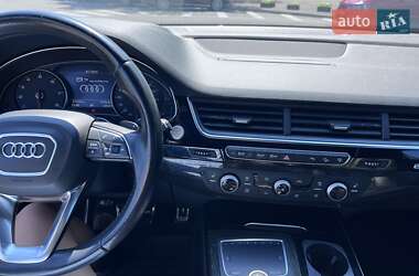 Внедорожник / Кроссовер Audi Q7 2017 в 