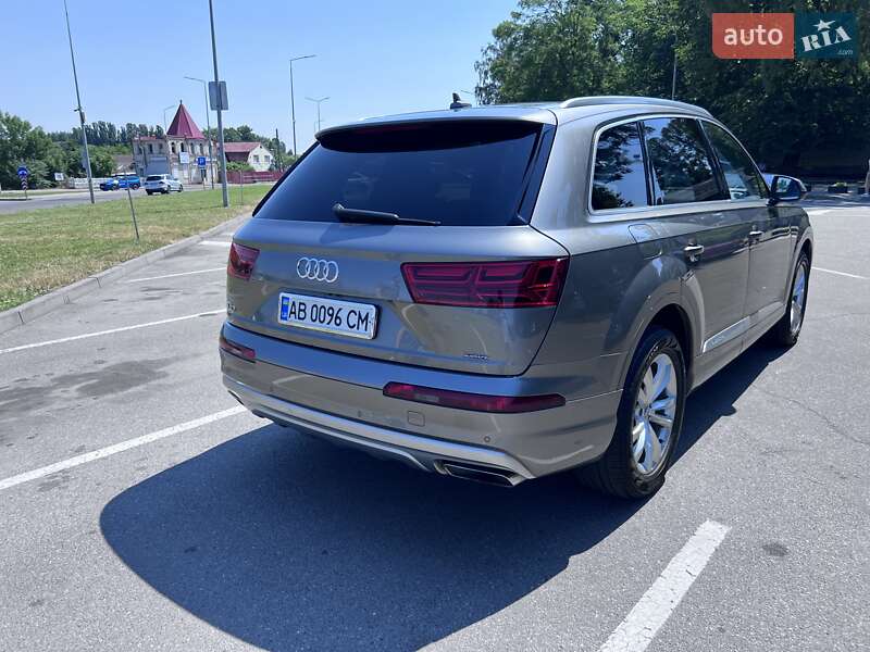 Позашляховик / Кросовер Audi Q7 2017 в Вінниці
