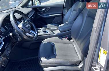 Внедорожник / Кроссовер Audi Q7 2017 в 