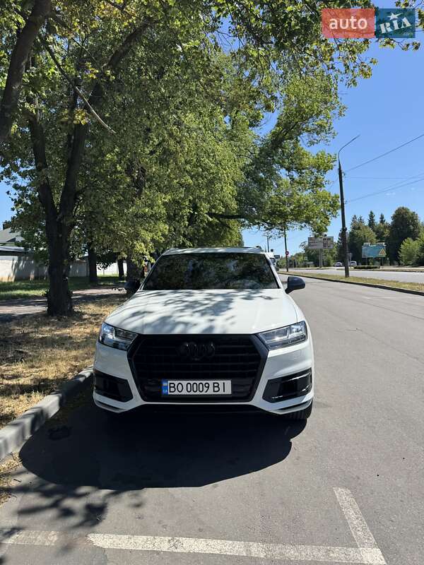 Позашляховик / Кросовер Audi Q7 2016 в Вінниці