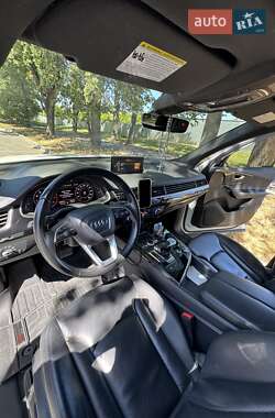 Позашляховик / Кросовер Audi Q7 2016 в 