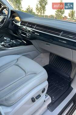 Позашляховик / Кросовер Audi Q7 2019 в 