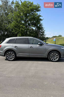 Позашляховик / Кросовер Audi Q7 2016 в 