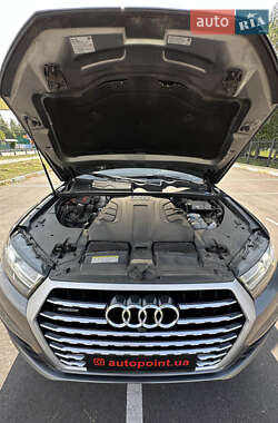 Позашляховик / Кросовер Audi Q7 2016 в 
