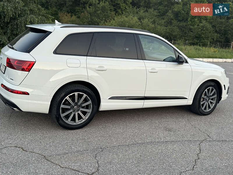 Позашляховик / Кросовер Audi Q7 2016 в Харкові