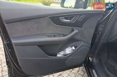 Внедорожник / Кроссовер Audi Q7 2021 в 