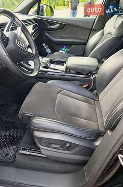 Внедорожник / Кроссовер Audi Q7 2021 в 