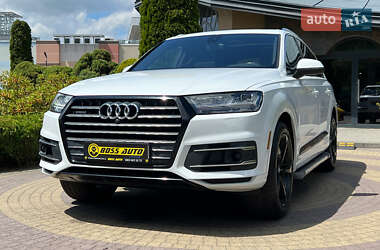 Позашляховик / Кросовер Audi Q7 2018 в 