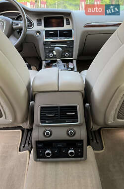 Внедорожник / Кроссовер Audi Q7 2011 в 