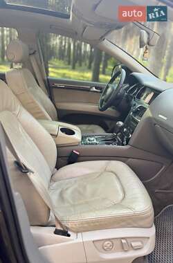 Позашляховик / Кросовер Audi Q7 2007 в 