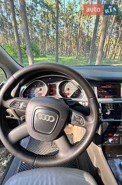Позашляховик / Кросовер Audi Q7 2007 в 