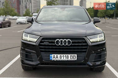 Позашляховик / Кросовер Audi Q7 2017 в 