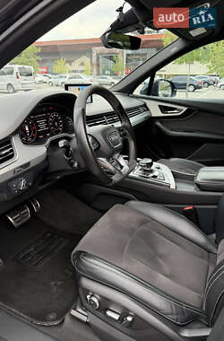 Позашляховик / Кросовер Audi Q7 2017 в 