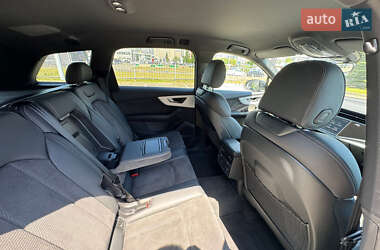 Внедорожник / Кроссовер Audi Q7 2022 в 