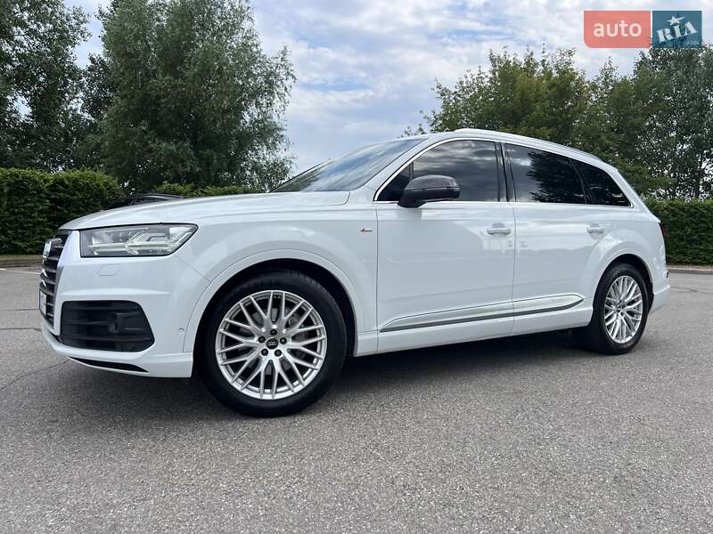 Позашляховик / Кросовер Audi Q7 2018 в Києві