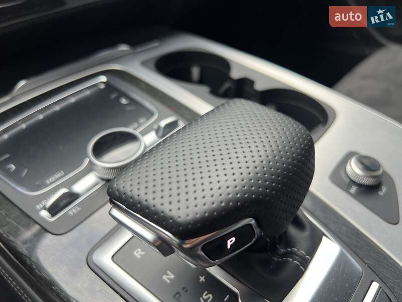 Позашляховик / Кросовер Audi Q7 2018 в Києві