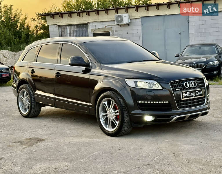 Позашляховик / Кросовер Audi Q7 2006 в Рівному