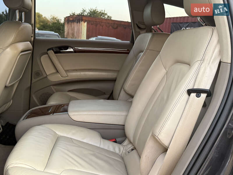 Позашляховик / Кросовер Audi Q7 2006 в Рівному