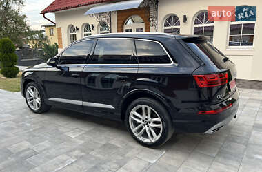 Позашляховик / Кросовер Audi Q7 2018 в 