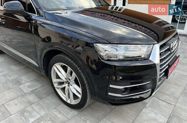 Позашляховик / Кросовер Audi Q7 2018 в 