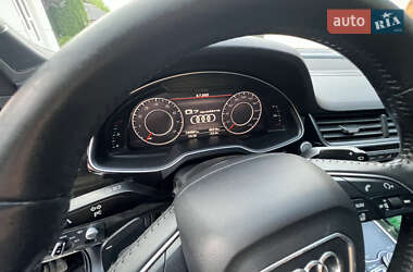 Позашляховик / Кросовер Audi Q7 2018 в 