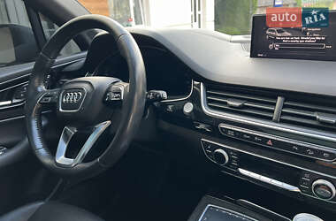 Позашляховик / Кросовер Audi Q7 2018 в 