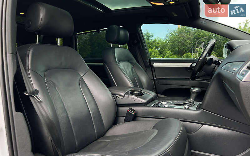 Позашляховик / Кросовер Audi Q7 2015 в Львові