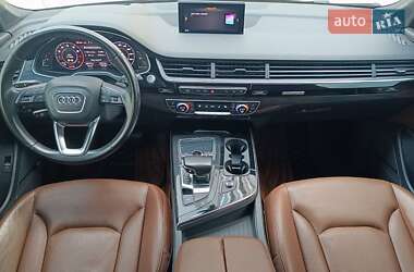 Позашляховик / Кросовер Audi Q7 2016 в 