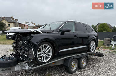 Внедорожник / Кроссовер Audi Q7 2018 в 