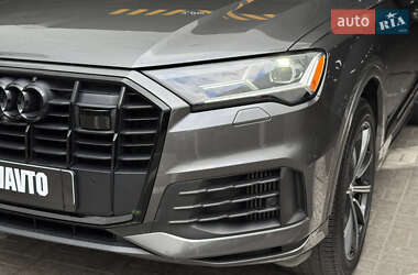 Позашляховик / Кросовер Audi Q7 2020 в 