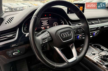 Позашляховик / Кросовер Audi Q7 2017 в 