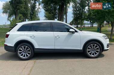 Позашляховик / Кросовер Audi Q7 2015 в 