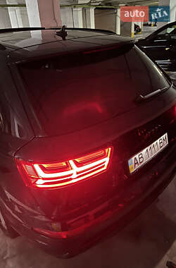 Позашляховик / Кросовер Audi Q7 2017 в 