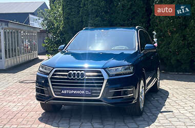 Позашляховик / Кросовер Audi Q7 2018 в 