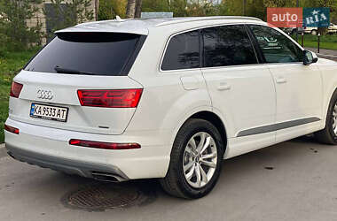 Позашляховик / Кросовер Audi Q7 2017 в 