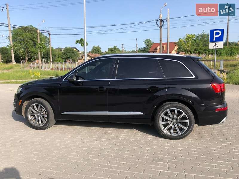Позашляховик / Кросовер Audi Q7 2017 в Сумах