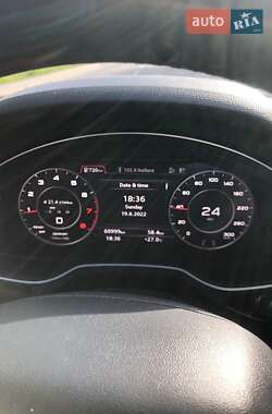 Позашляховик / Кросовер Audi Q7 2017 в 