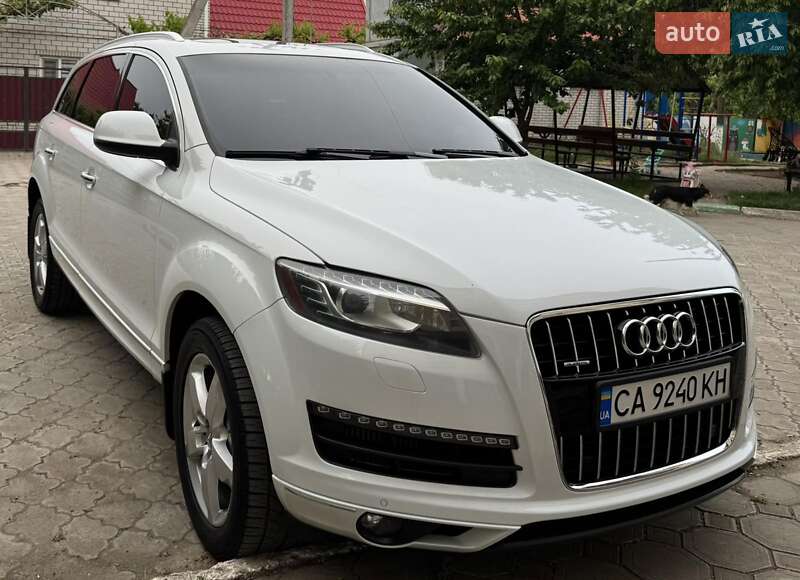Позашляховик / Кросовер Audi Q7 2015 в 