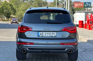 Позашляховик / Кросовер Audi Q7 2015 в 